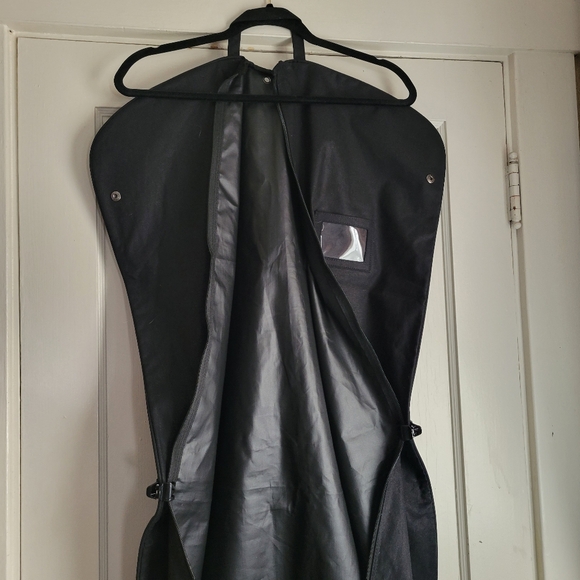 Large CHANEL Garment Bag- Never Used - Picture 4 of 10